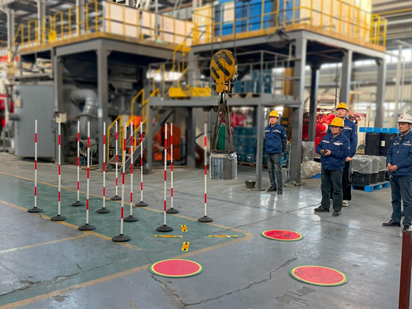 起重裝卸機械操作工（橋式起重機司機）實操考核現(xiàn)場_副本.jpg